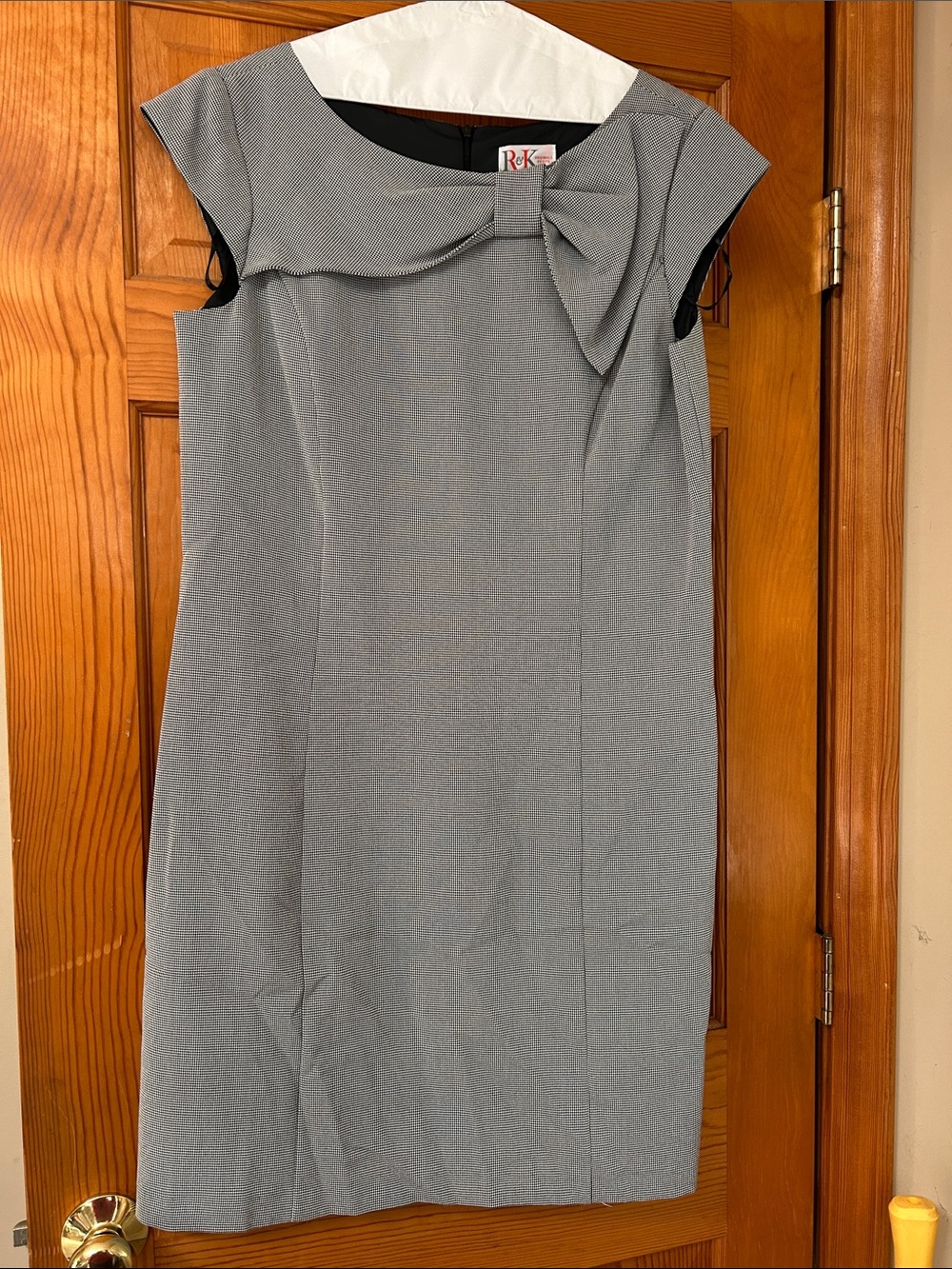 R & K Size 14P Gray Bow-Accent Cap Sleeve Sheath Dress